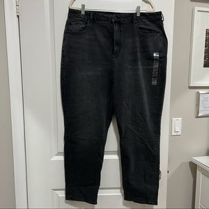 American Eagle Black Curvy Mom Jeans Size 18 NWT